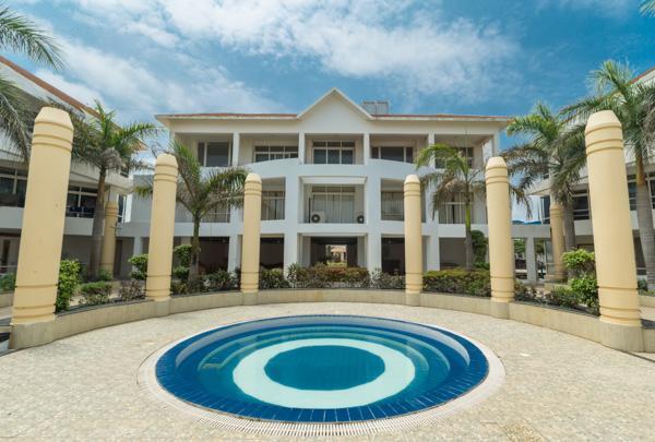 Empires Hotel Puri Bagian luar foto