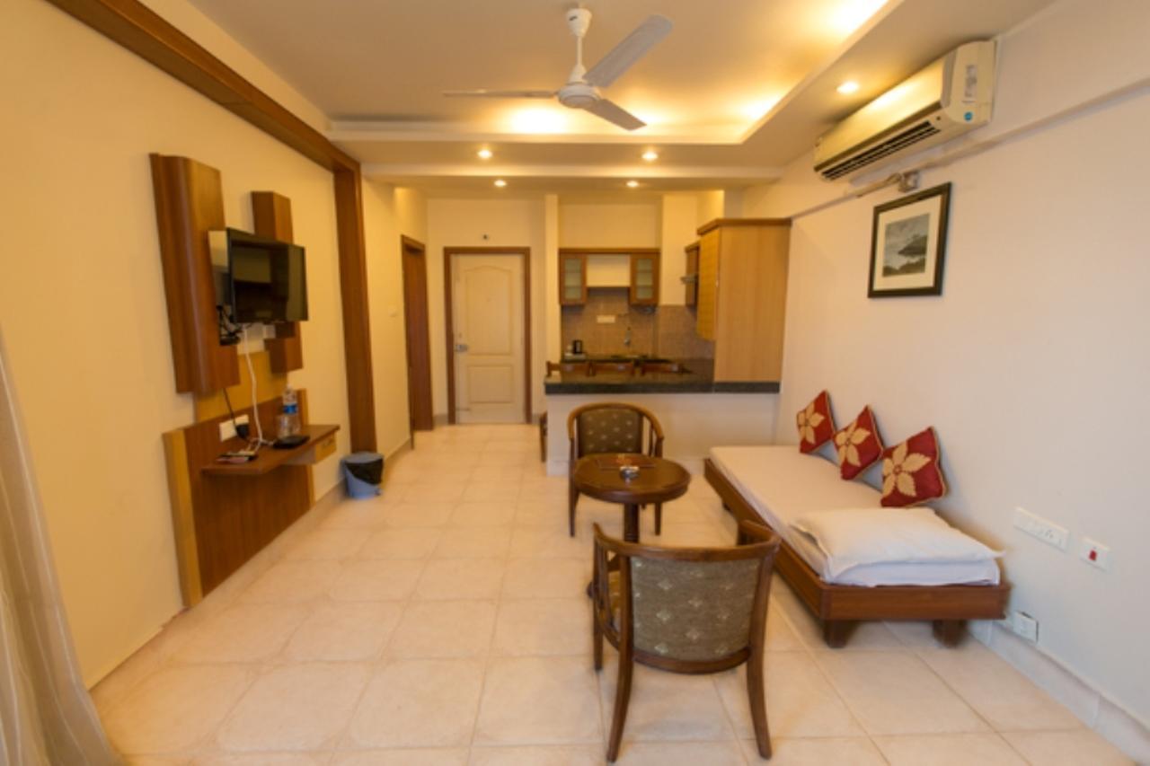 Empires Hotel Puri Bagian luar foto