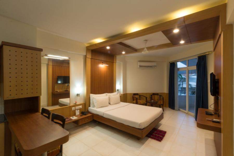 Empires Hotel Puri Bagian luar foto